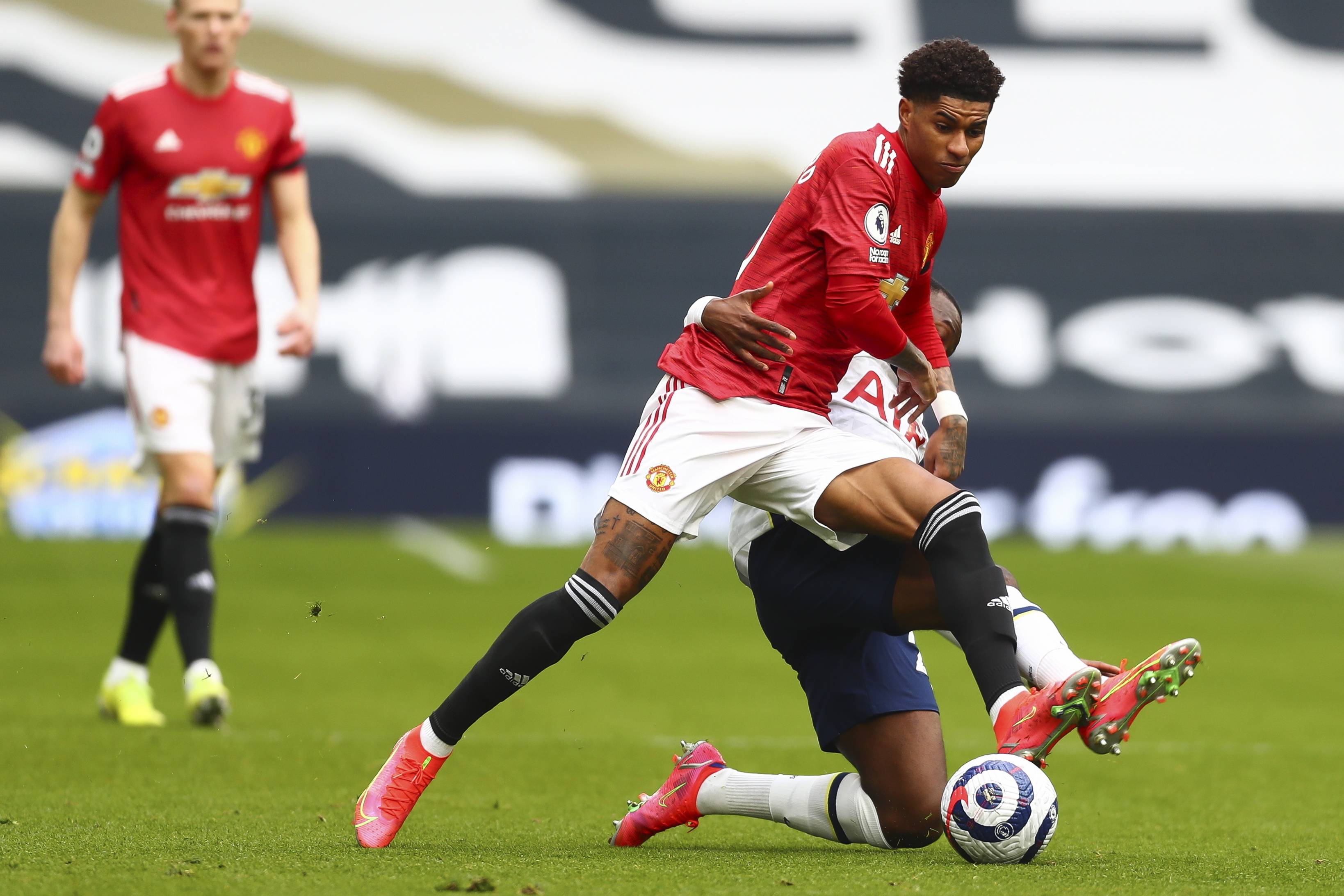 更是对中国 更是对中国